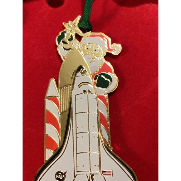 Kennedy Space Center 2009 Santa Shuttle Launch Christmas Ornament Brass Boxed - Picture 7 of 11